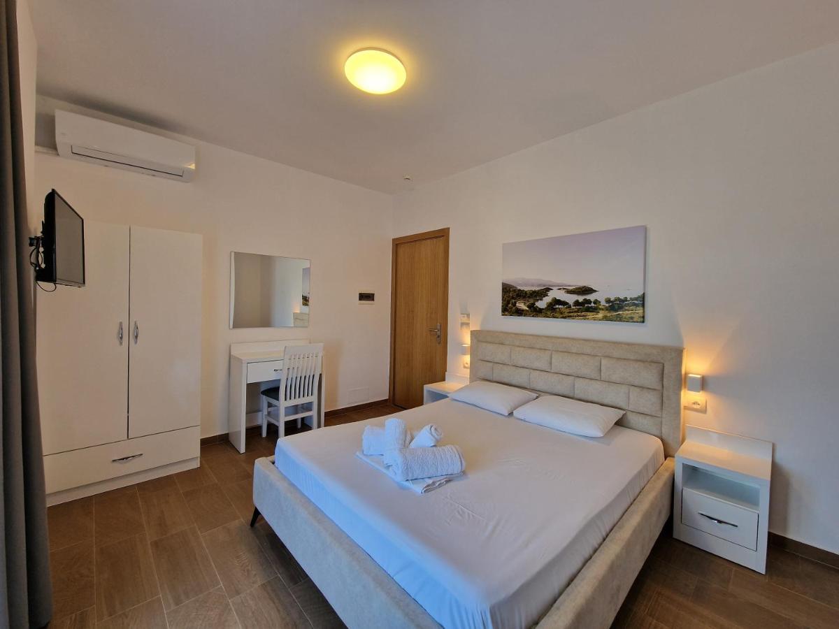 Hotel Queen Margaret Seaside Ksamil Eksteriør billede