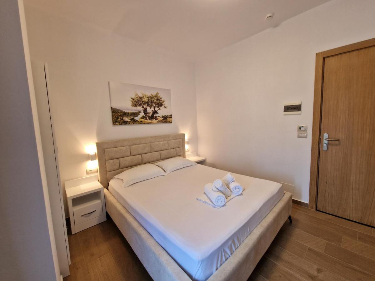 Hotel Queen Margaret Seaside Ksamil Eksteriør billede