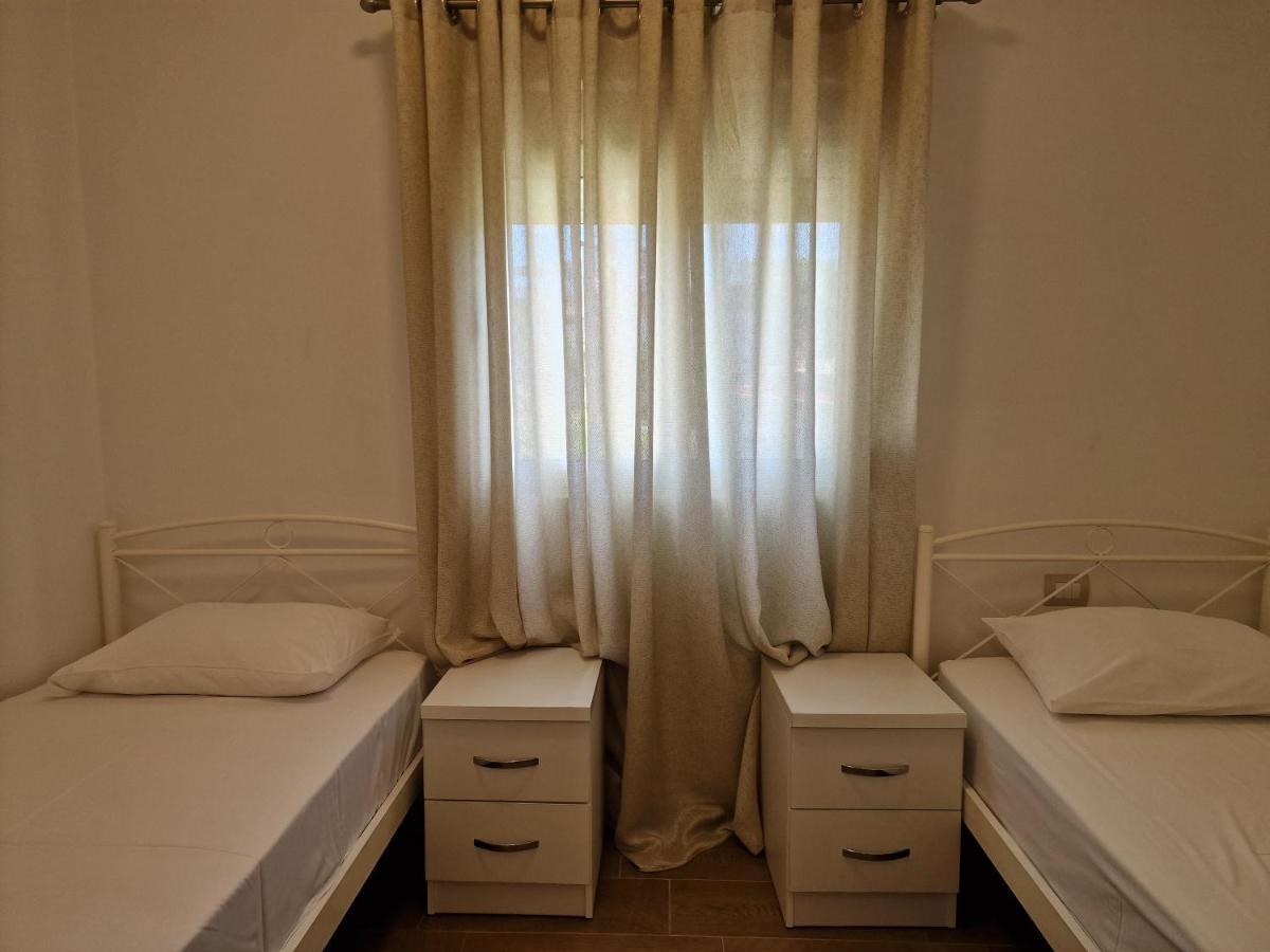 Hotel Queen Margaret Seaside Ksamil Eksteriør billede